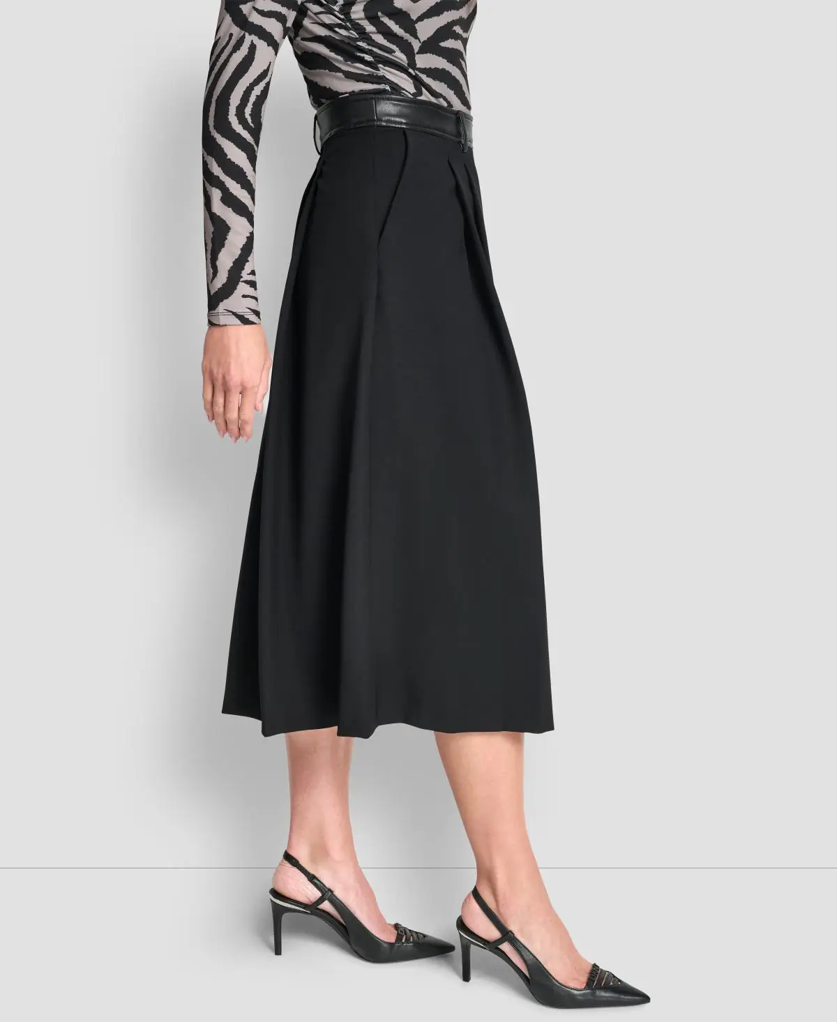 DKNYDU19025_17_UJ5SG957_BLK_S