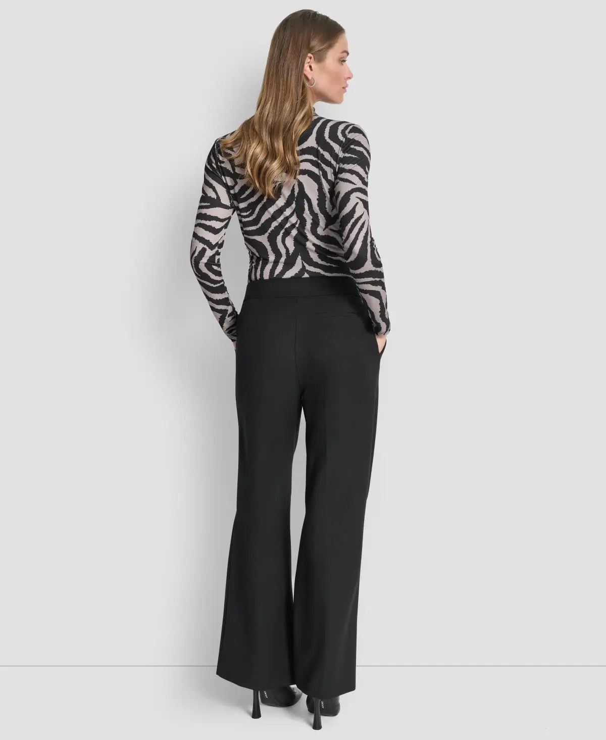 DKNYDU19025_18_UJ5PG360_BLK_ALT2