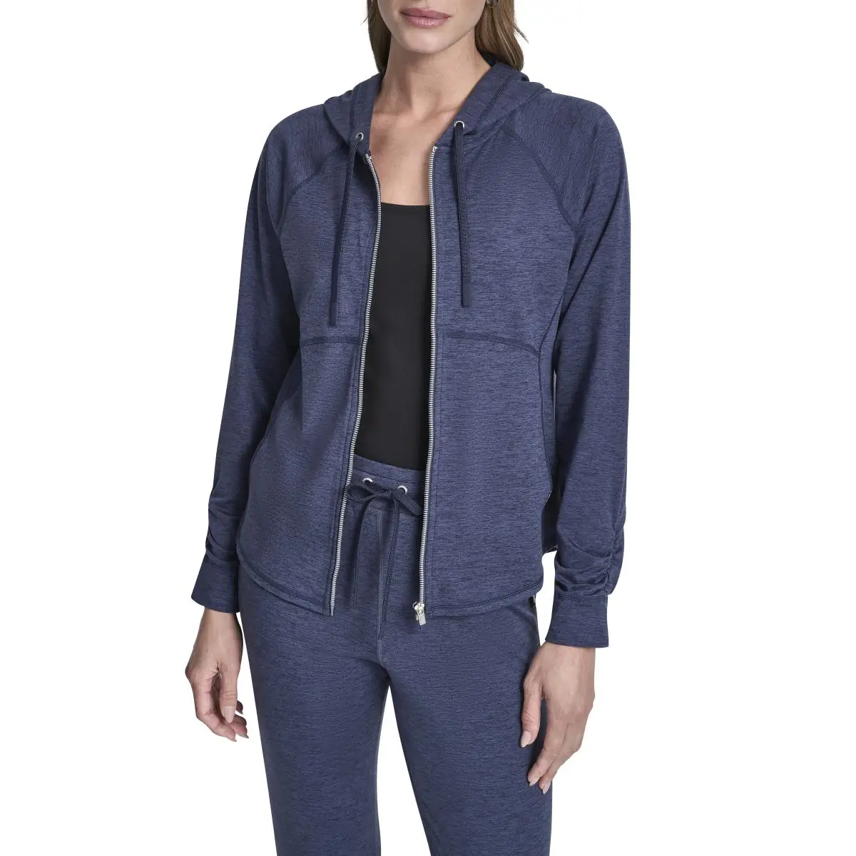 DKNYDP20525_40_DP6J9709_QHH_F
