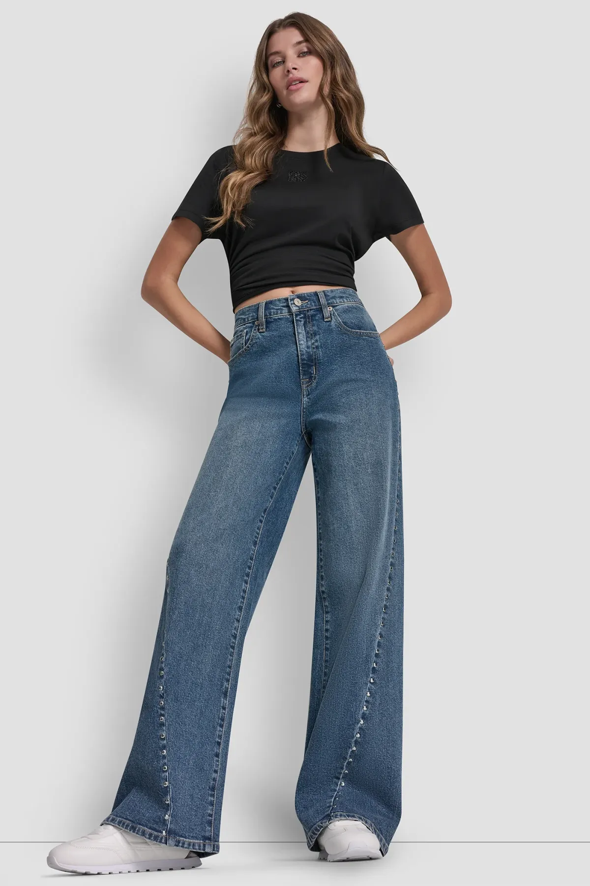 DKNYDJ22025_71_DJ6M4228_YJQ_ALT1
