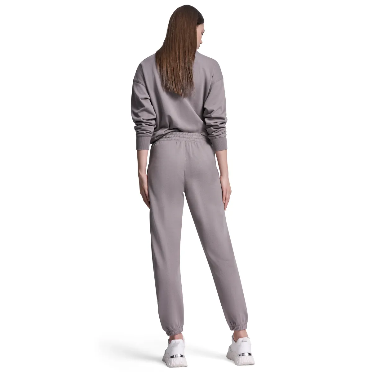 DKNYDP24125_13_DP6P3863_MUR_ALT2