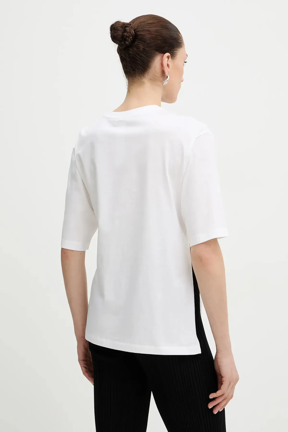 261TE2100 White 2