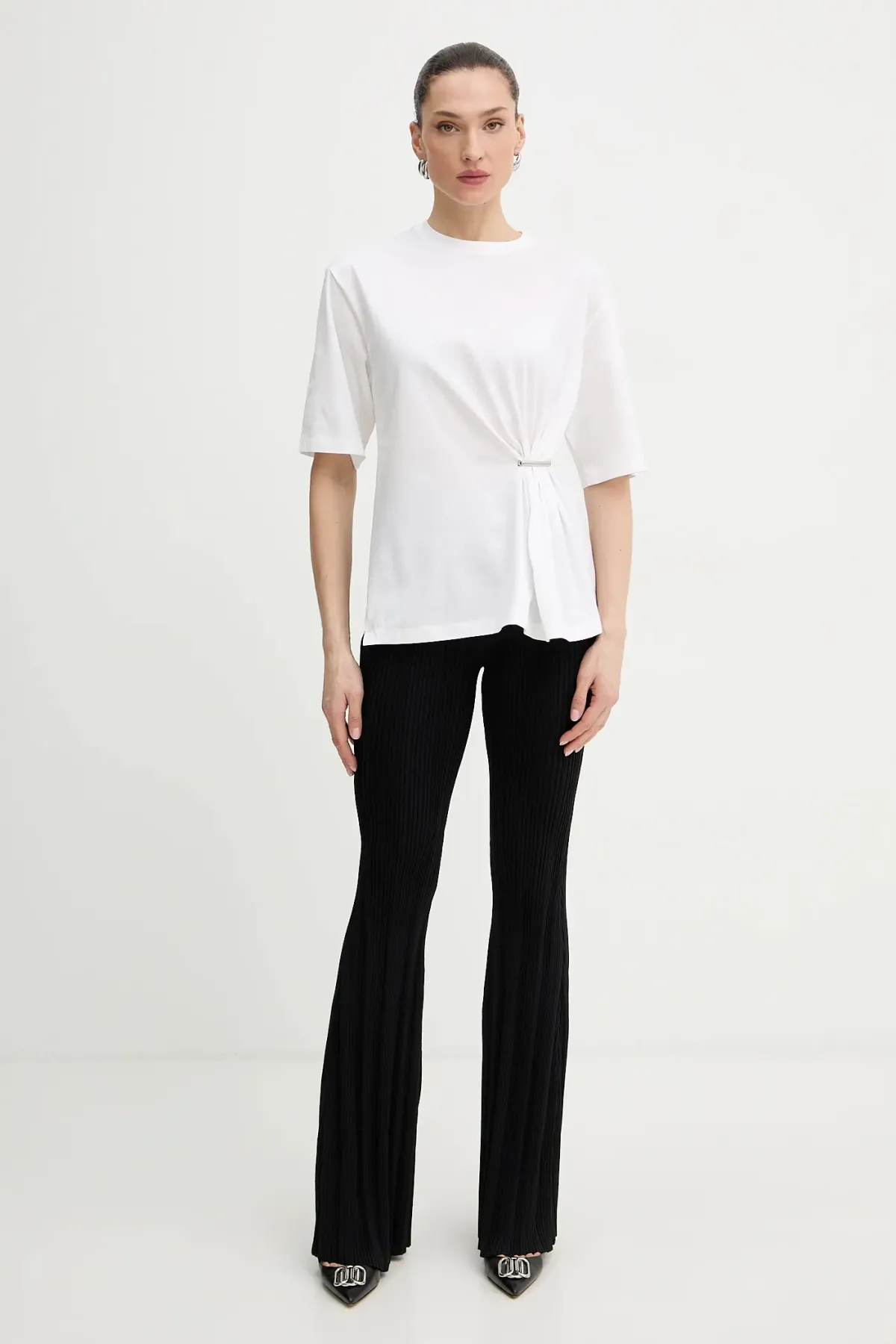 261TE2100 White 1