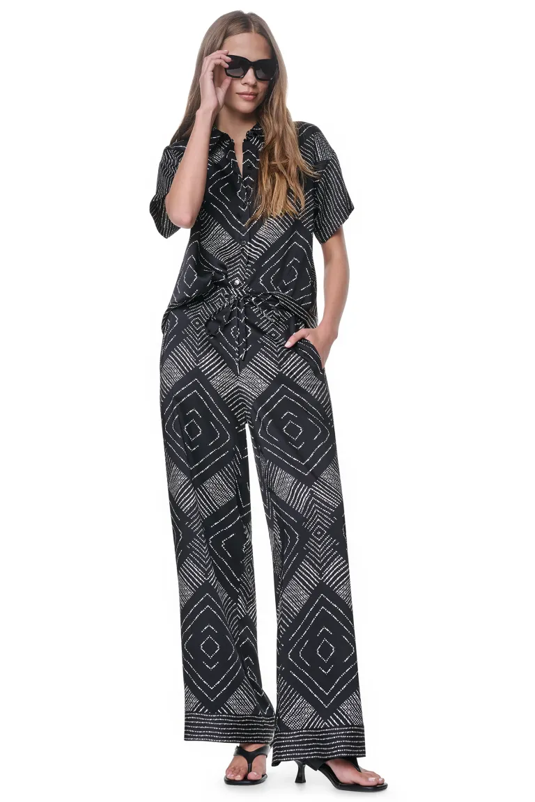 DKNYDW07126_35a_P6EA6F67_G8S_RETAIL
