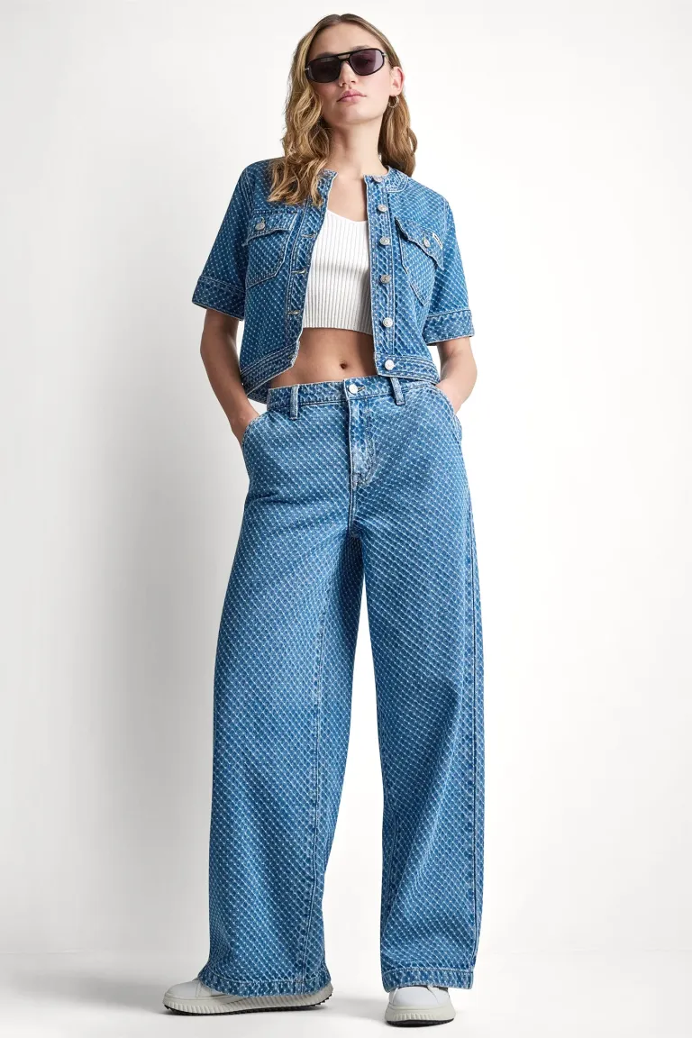 DKNYDJ03926_28_DJ6M4242_GPN_ALT4_2a80c4eb-6e68-420d-b5fa-e8facce02d6f