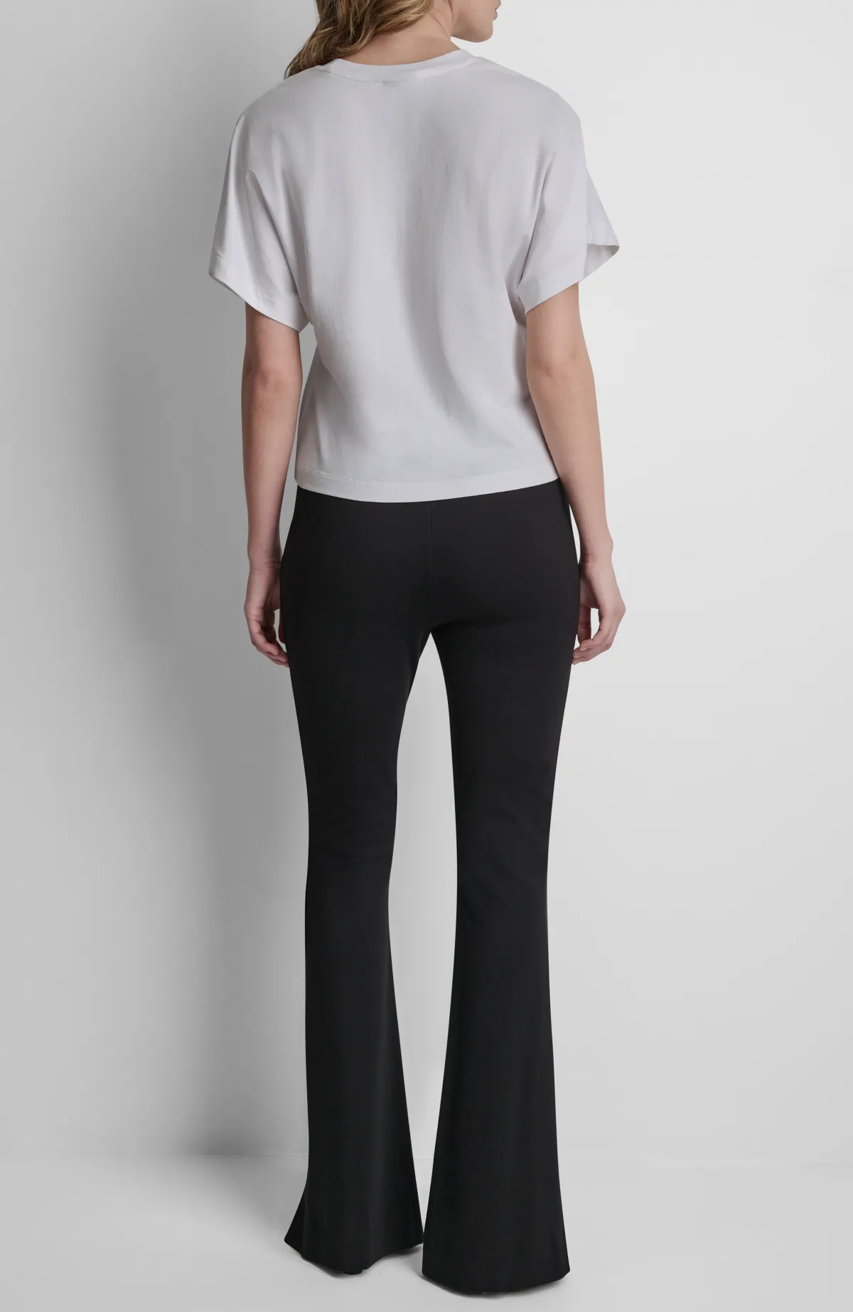 DKNYDW03626_5_P62HVENX_WHT_ALT2