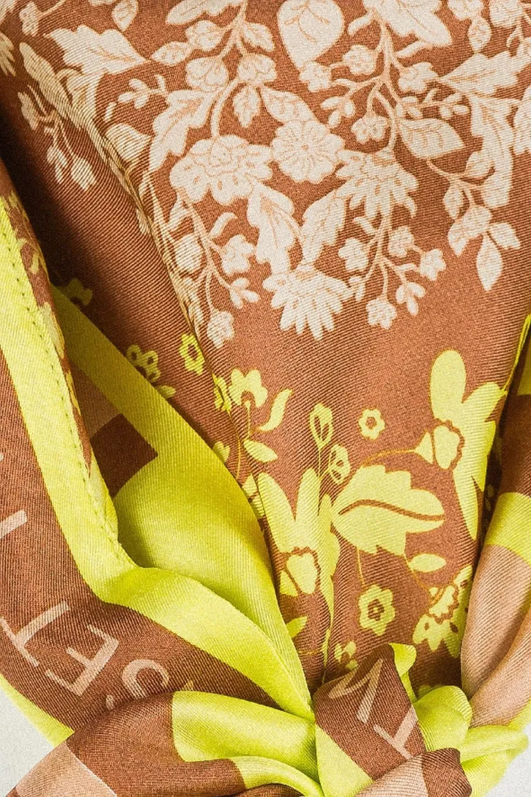 twinset-scarf-detail-261to515013491_1800x1800