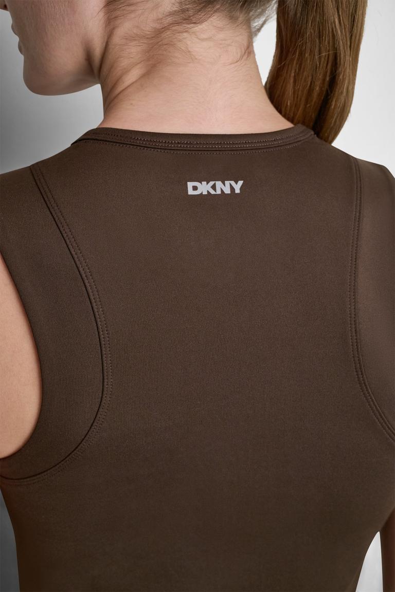 DKNYDP04926_35_DP6T1678_FR1_ALT3