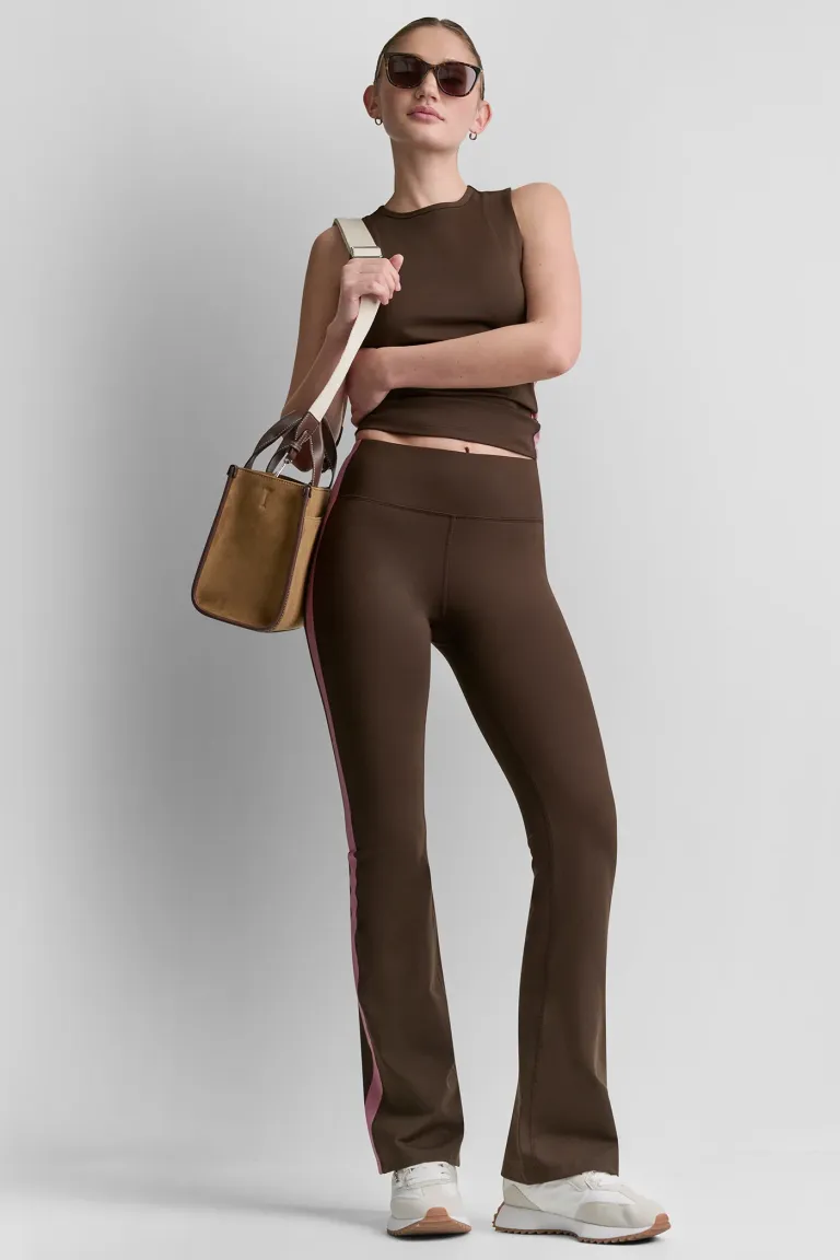 DKNYDP04926_35A_DP6T1678_FR1_RETAIL