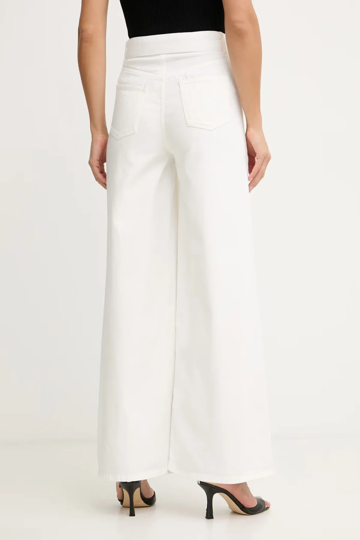 261TT2470 White 3