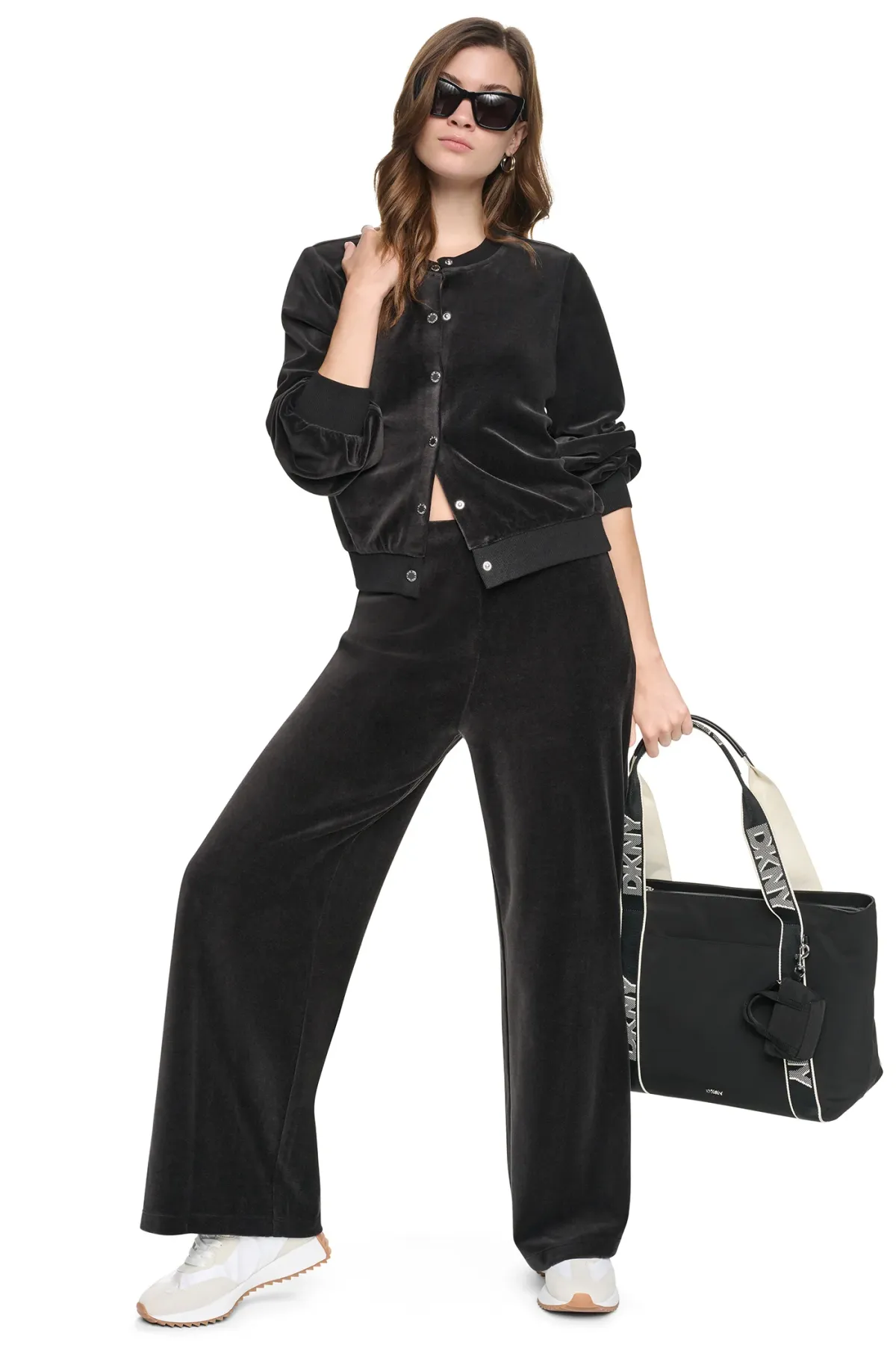 DKNYDJ11526_30a_DJ6P3184_BLK_RETAIL