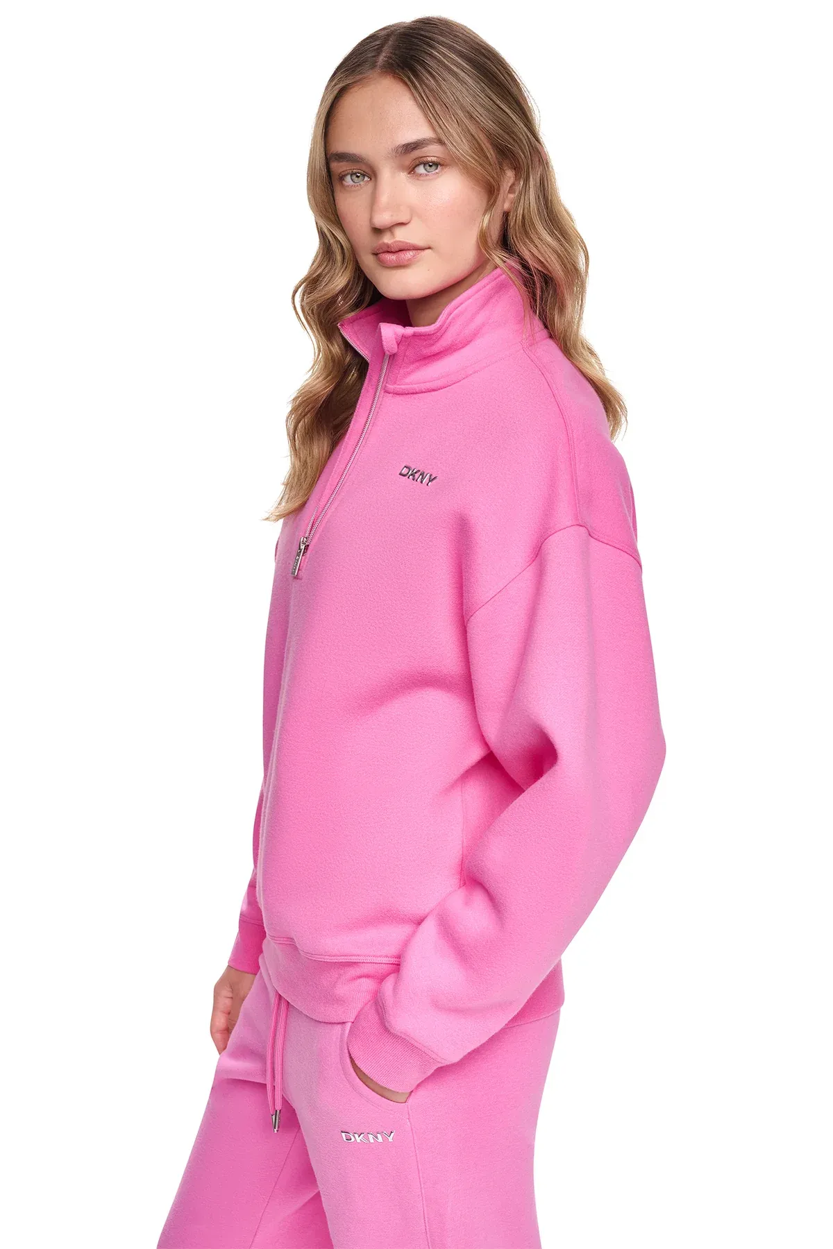 DKNYDP11126_70_DP6T1652_TFY_S