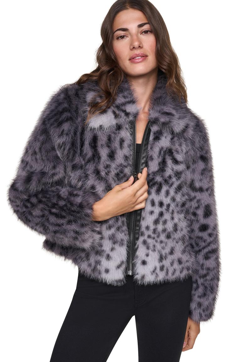 DKNYDW15326_43_P6MJ6E92_GRB_ALT2